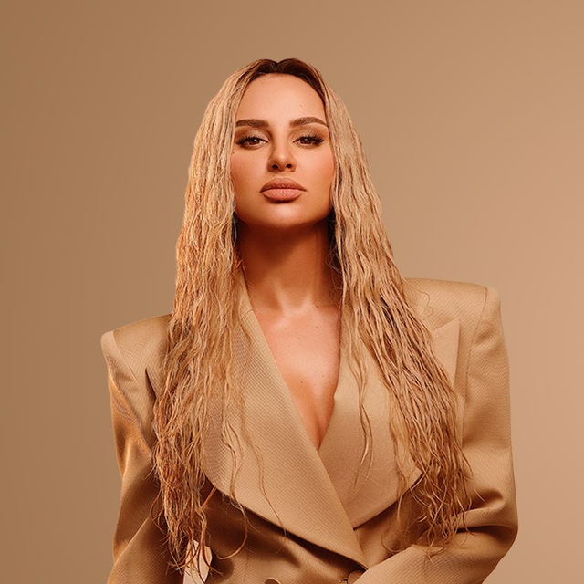 Anna Asti выпускает новую песню 12 декабря "Плачу на техно"